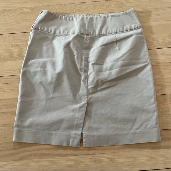 Banana Republic Factory beige mini skirt 6 - Picture 2 of 6